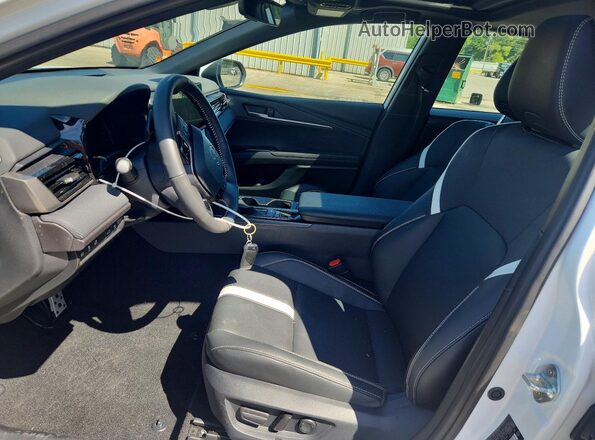 4T1DAACKXTU677955 2026 TOYOTA CAMRY White Front interior view