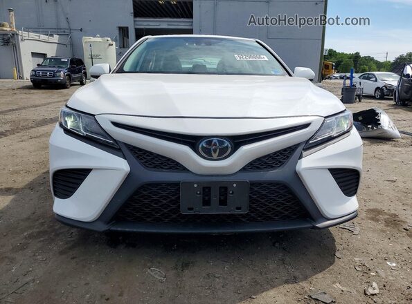 4T1G11AK1LU884279 2020 TOYOTA CAMRY White Widok z przodu