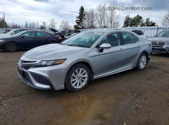 4T1G11BK7PU074157 2023 TOYOTA CAMRY Silver Vista tres cuartos delantera izquierda