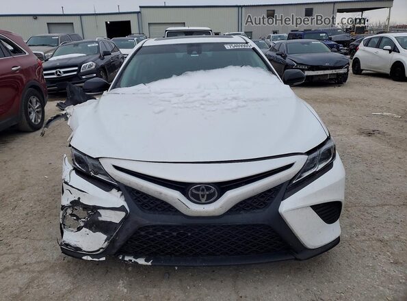 4T1M11AK7LU397381 2020 TOYOTA CAMRY White Widok z przodu