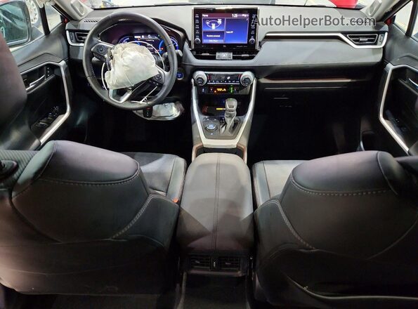 4T3D6RFV2NU071811 2022 TOYOTA LIMITED Красный Вид панели приборов