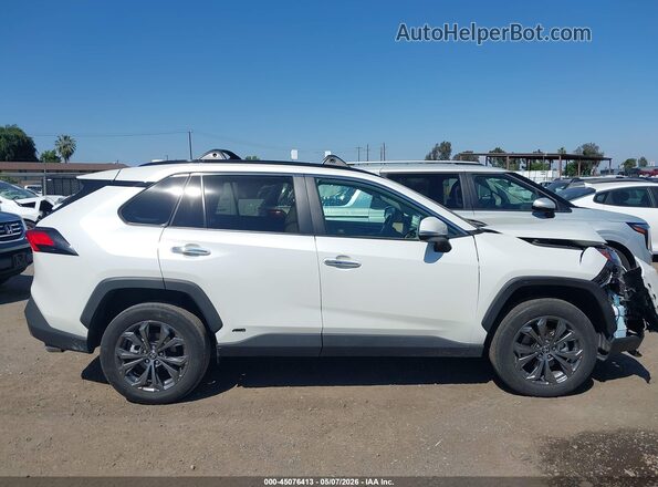 4T3D6RFV2NU078872 2022 TOYOTA LIMITED White Rear interior view