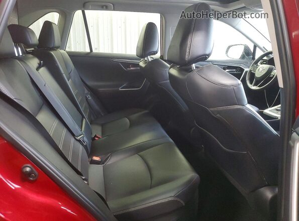 4T3D6RFV7PU132153 2023 TOYOTA LIMITED Red Widok tylnych siedzeń