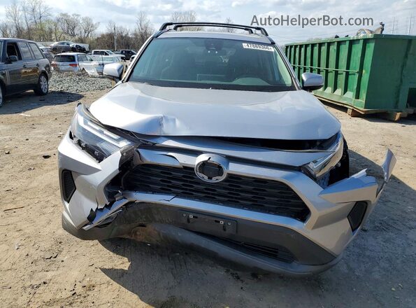 4T3MWRFV7PU084380 2023 TOYOTA LE Silver Вид спереду