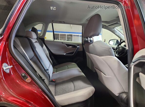 4T3RWRFV0MU013796 2021 TOYOTA RAV4 Бордовый Вид задней части салона