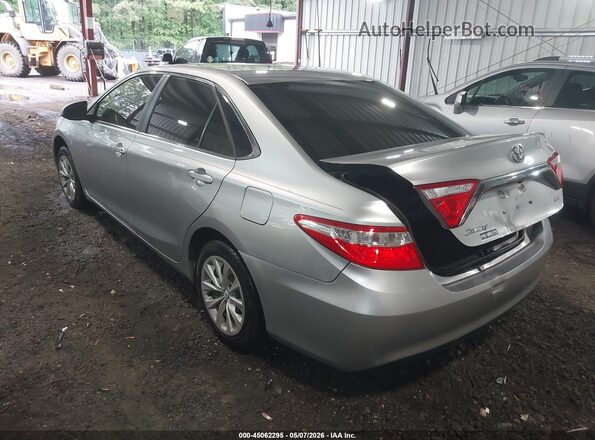 4T4BF1FK1GR576495 2016 TOYOTA LE Серебряный Задняя левая четверть