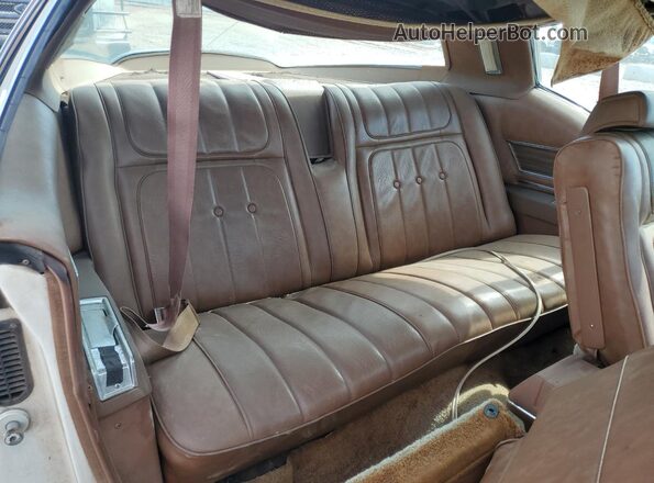 4Y87U3H435027 1973 BUICK RIVIERA White Vista de los asientos traseros