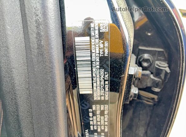 ZFBCFYCB9JP642932 2018 FIAT 500X Black Widok wnętrza z tyłu