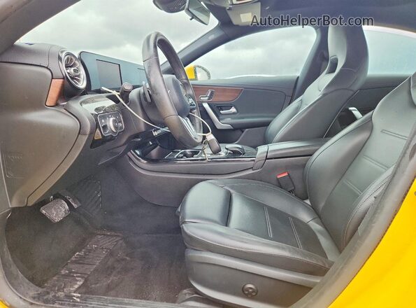 W1K5J4GB5LN090003 2020 MERCEDES-BENZ CLA-CLASS Yellow Առջևի վահանակի տեսք
