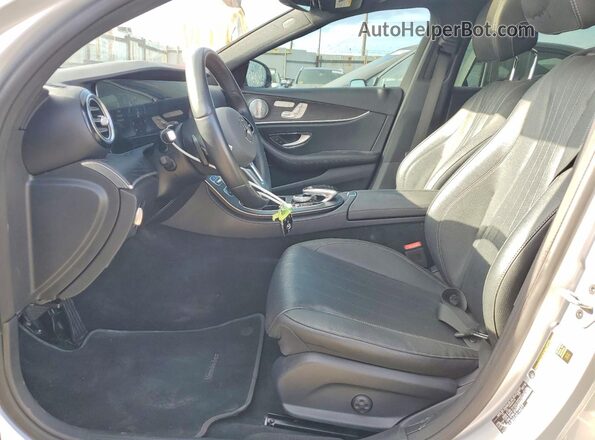 WDDZF4JB4KA514577 2019 MERCEDES-BENZ E Silver Widok deski rozdzielczej