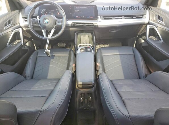 WBX73EF0XS5175603 2025 BMW X1 Серебряный Вид щитка приборов