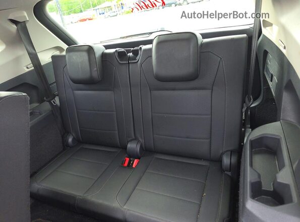 3VV3B7AX5JM078365 2018 VOLKSWAGEN TIGUAN Black Vista del compartimento del motor