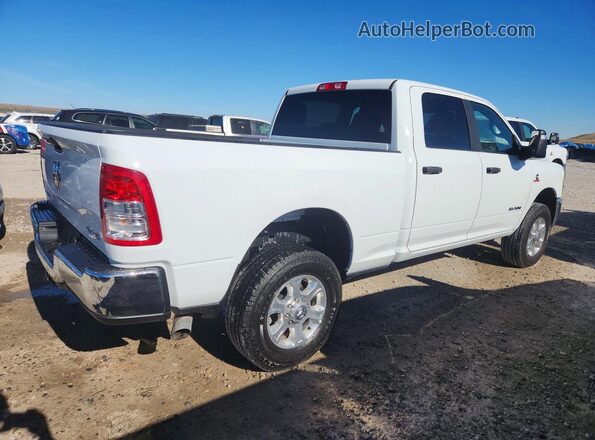 3C6UR5DL7PG544632 2023 RAM 2500 Белый Передняя правая четверть