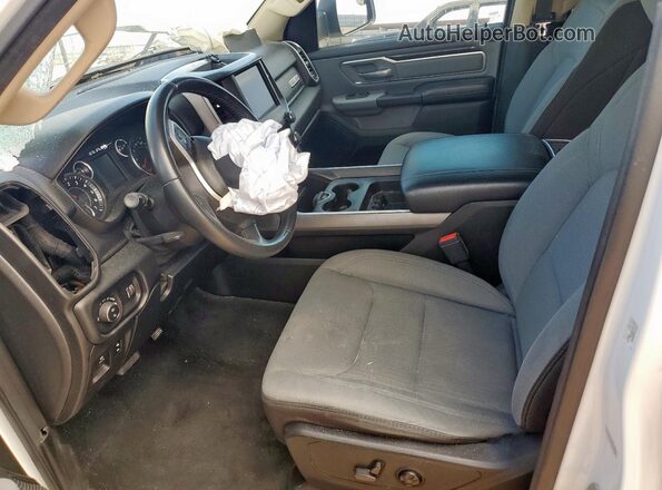 1C6RREFT5LN180005 2020 RAM 1500 Белый Вид панели приборов