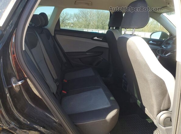3VVDX7B23NM057190 2022 VOLKSWAGEN TAOS Black Widok komory silnika