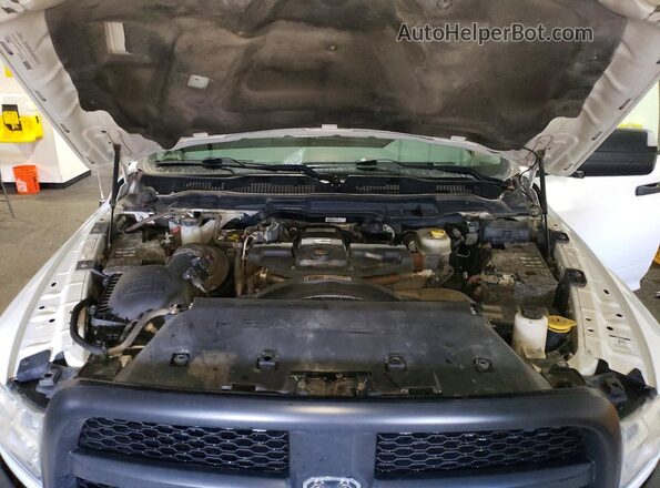 3C6UR5HL6JG145244 2018 RAM 2500 Белый Вид подкапотного пространства