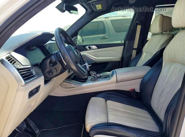 5UXCX4C54KLS38442 2019 BMW X7 White Առջևի վահանակի տեսք