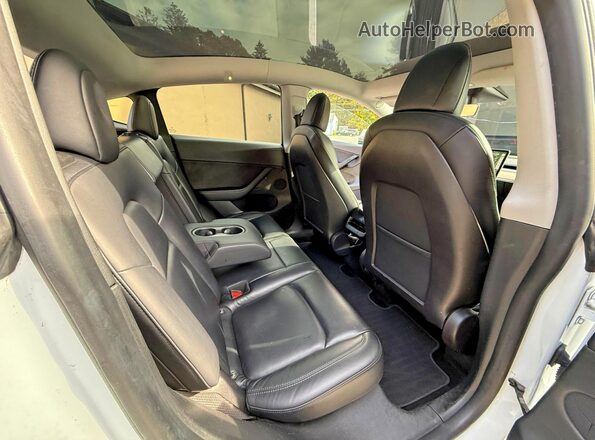 5YJYGDEE5MF295078 2021 TESLA MODEL Белый Вид салона спереди