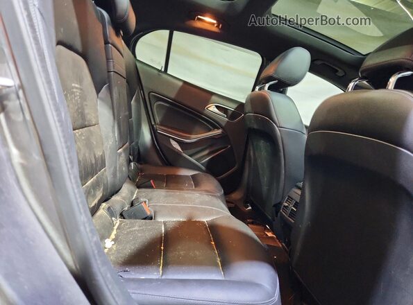 WDCTG4GB3JJ452666 2018 MERCEDES-BENZ GLA Серый Вид задней части салона