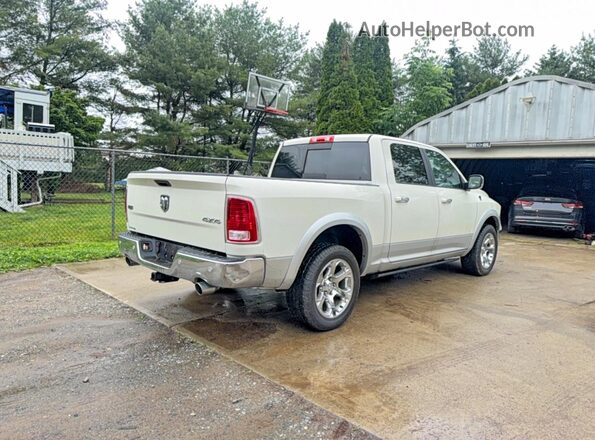 1C6RR7NM9JS254451 2018 RAM 1500 White Front view