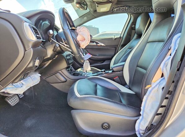 SJKCH5CP2JA042898 2018 INFINITI QX30 Silver Widok deski rozdzielczej