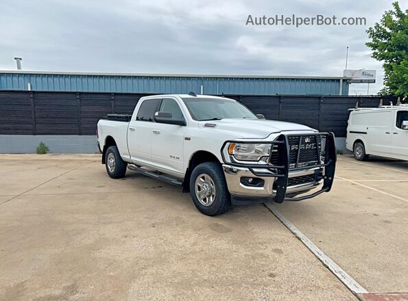 3C6UR5DJ1KG703068 2019 RAM 2500 Белый Передняя левая четверть