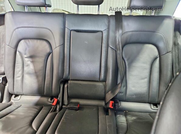 WA1L2AFP7GA033979 2016 AUDI Q5 Gray Widok wnętrza z tyłu