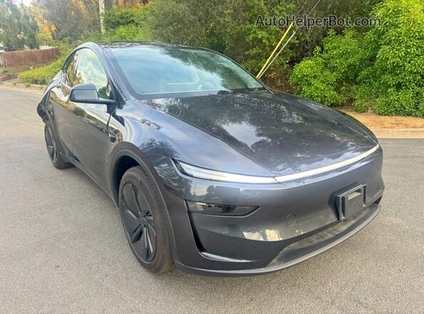 7SAYGDED5TF443870 2026 TESLA MODEL Gray Vista tres cuartos delantera izquierda