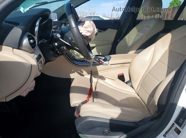 55SWF4HB6JU237180 2018 MERCEDES-BENZ C White Vista interior delantera