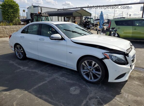 55SWF4HB6JU237180 2018 MERCEDES-BENZ C White Delantero derecho