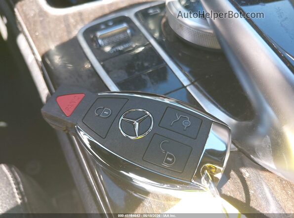 55SWF4JB0HU183833 2017 MERCEDES-BENZ C White Widok deski rozdzielczej