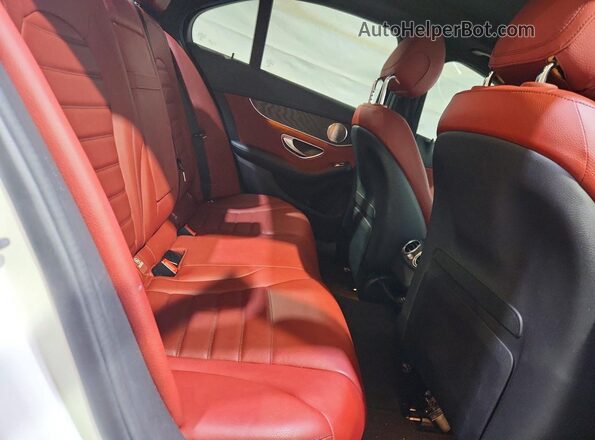 55SWF4JB1GU177134 2016 MERCEDES-BENZ C White Vista de los asientos traseros