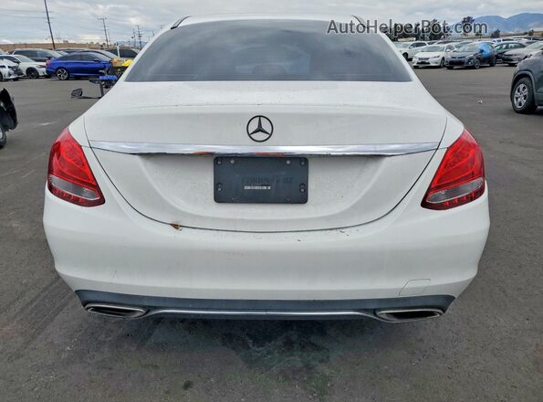 55SWF4JB4JU262573 2018 MERCEDES-BENZ C White Հետևի տեսք
