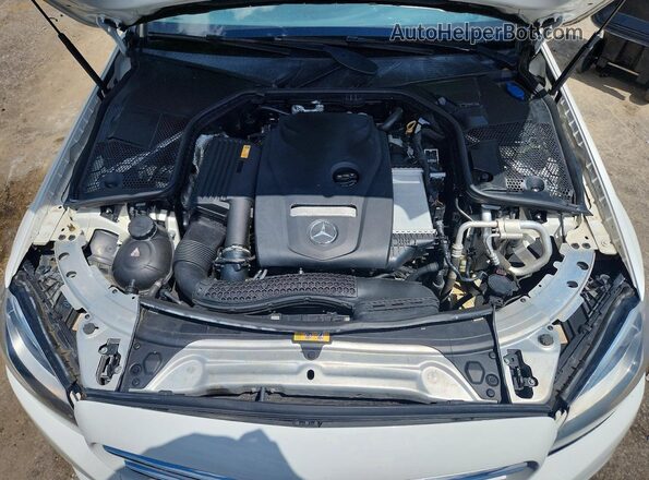 55SWF4JB6JU273848 2018 MERCEDES-BENZ C White Вид задньої частини салону