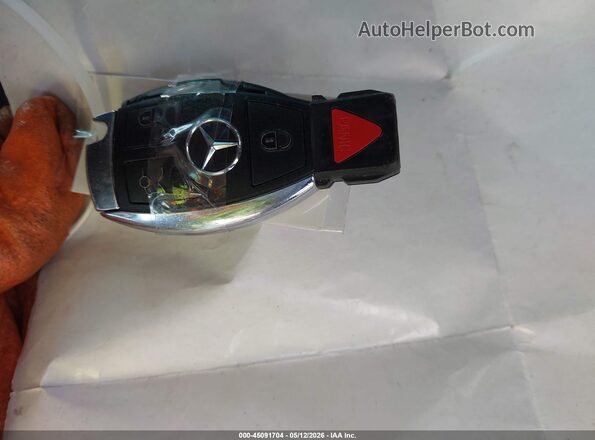 55SWF4JBXJU240206 2018 MERCEDES-BENZ C-CLASS White Widok deski rozdzielczej