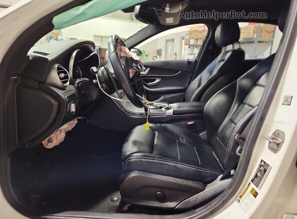 55SWF4KB0GU099122 2016 MERCEDES-BENZ C Белый Вид салона спереди