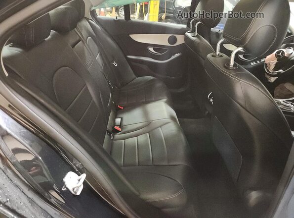 55SWF4KB7HU227583 2017 MERCEDES-BENZ C Black Widok tylnych siedzeń