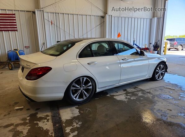55SWF4KB8GU157980 2016 MERCEDES-BENZ C White Задня права чверть