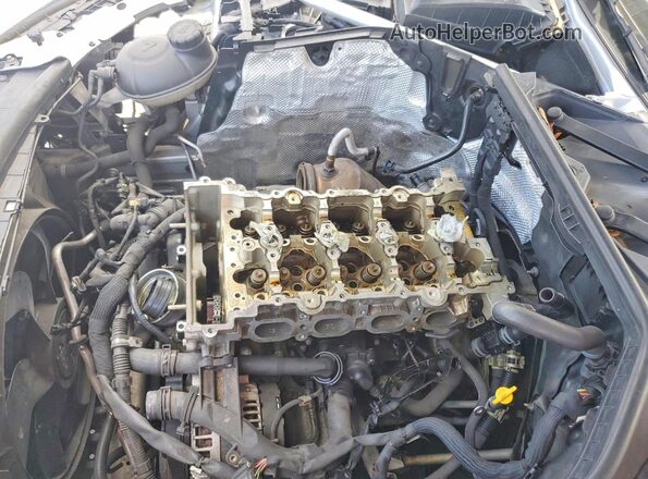 55SWF4KB8GU172432 2016 MERCEDES-BENZ C Silver Vista del compartimento del motor