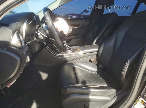 55SWF4KBXHU226556 2017 MERCEDES-BENZ C Black Вид салону спереду