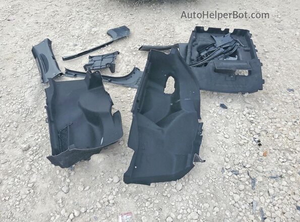 55SWF6EB2LU328613 2020 MERCEDES-BENZ C Black Widok komory silnika