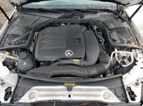 55SWF8EB3LU331256 2020 MERCEDES-BENZ C White Widok wnętrza z tyłu