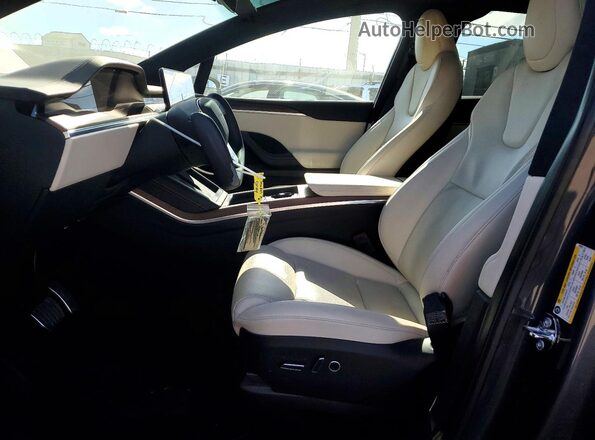 7SAXCAE58PF386925 2023 TESLA MODEL Серый Вид панели приборов