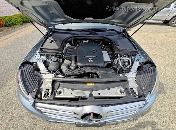 WDC0G4KB7JV102881 2018 MERCEDES-BENZ GLC-CLASS Silver Vista del salpicadero