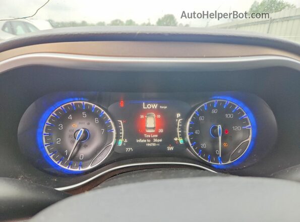 2C4RC1EG3KR604905 2019 CHRYSLER PACIFICA Белый Вид задних сидений