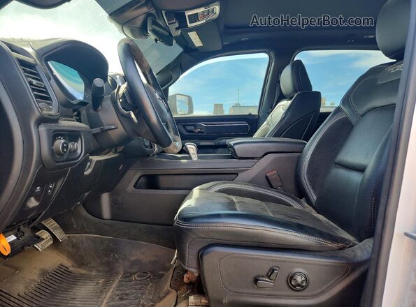 1C6SRFU98NN356336 2022 RAM 1500 Белый Вид панели приборов