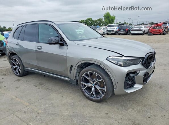 5YMJU0C06N9L57309 2022 BMW X5 Серый Вид спереди