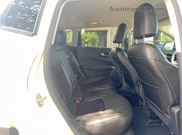 3C4NJCBB5MT559975 2021 JEEP COMPASS Белый Вид салона спереди