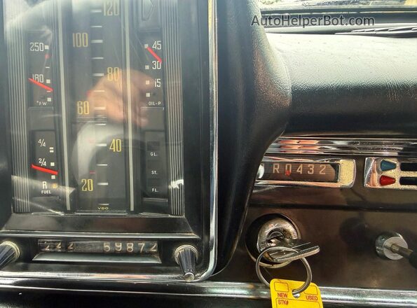 11011010270464 1966 MERCEDES-BENZ 230 Two Tone Widok zestawu wskaźników