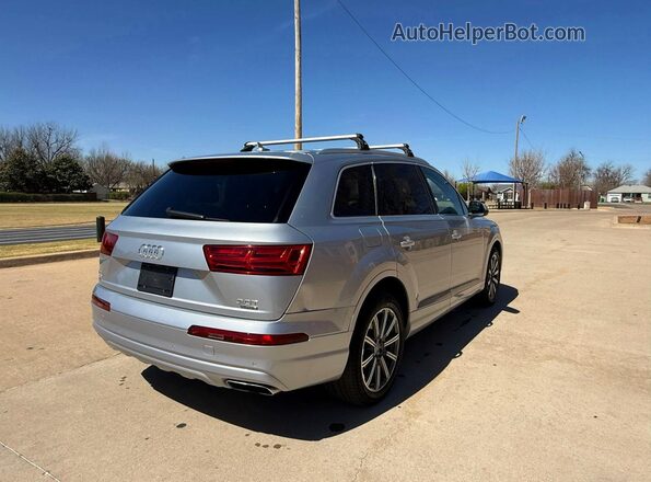 WA1LAAF72JD046552 2018 AUDI Q7 Silver Widok z przodu